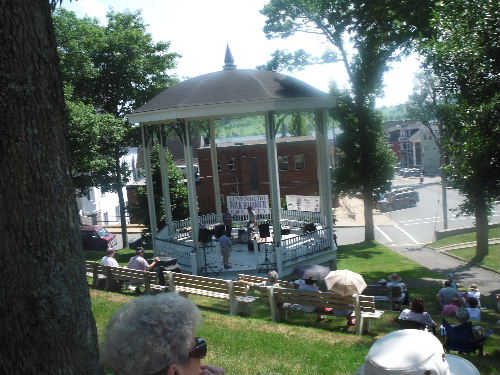 HERITAGE BANDSTAND